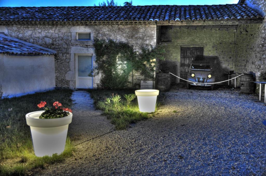 Gites Du Domaine Des Dames Vallon-Pont-dʼArc Habitación foto