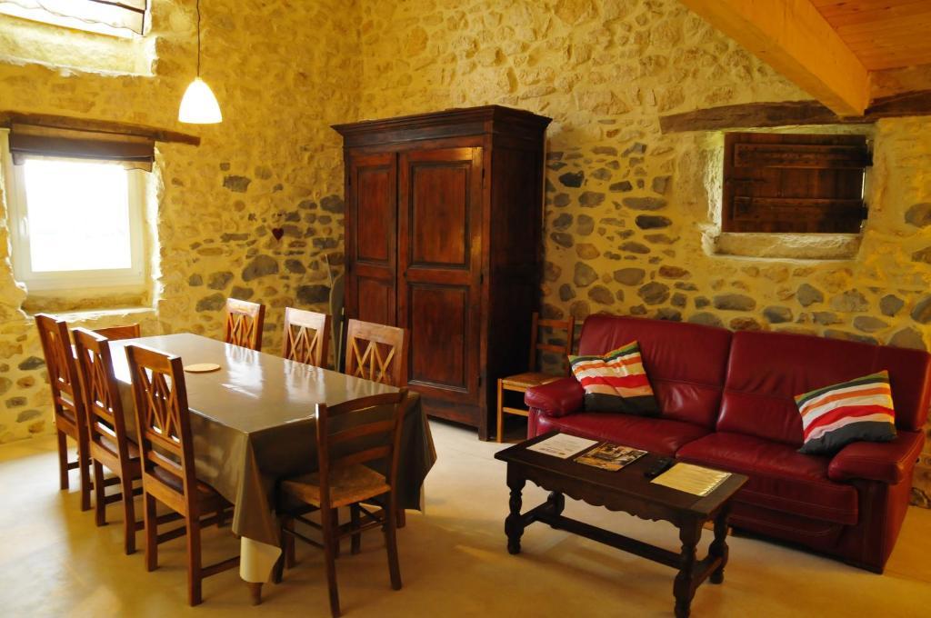 Gites Du Domaine Des Dames Vallon-Pont-dʼArc Exterior foto